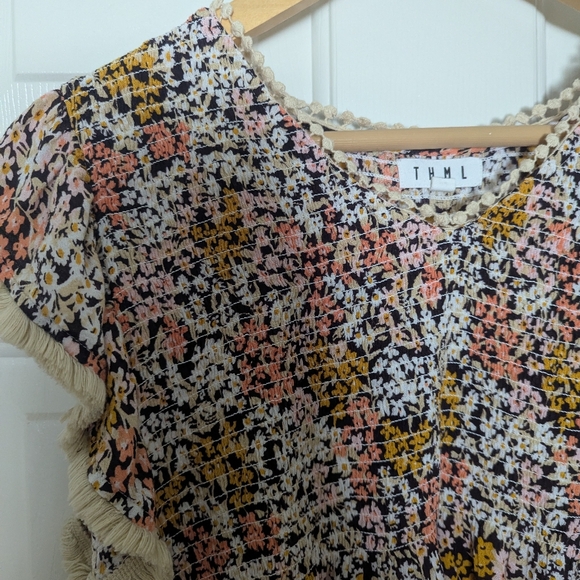 THML Floral Ruffle Top - Picture 3 of 7